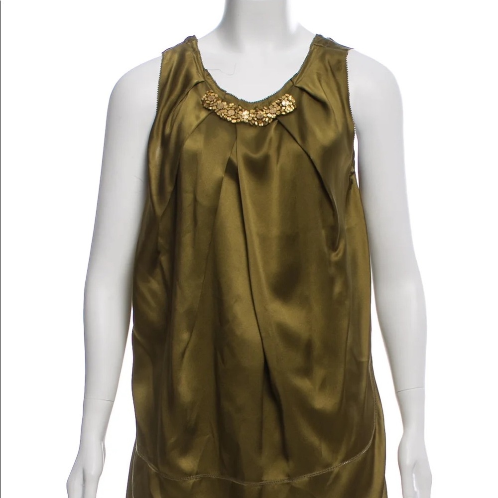VERA WANG
Embellished Silk Top